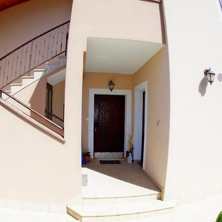 In Mit Garten, Terrasse Und Grill Appartement *