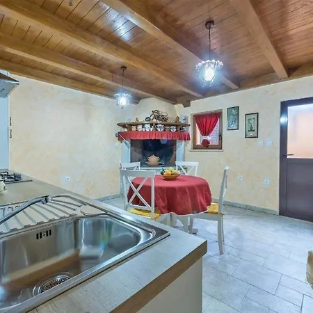 Apartment In Mit Garten, Terrasse Und Grill *