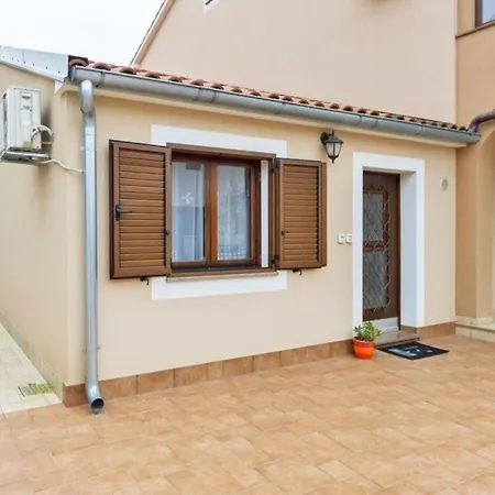 In Mit Garten, Terrasse Und Grill Appartement